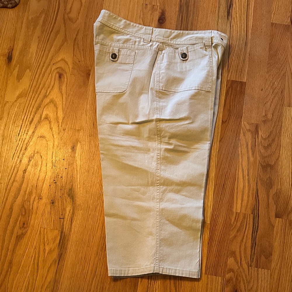 Christopher & Banks Women's Cream Bermudas